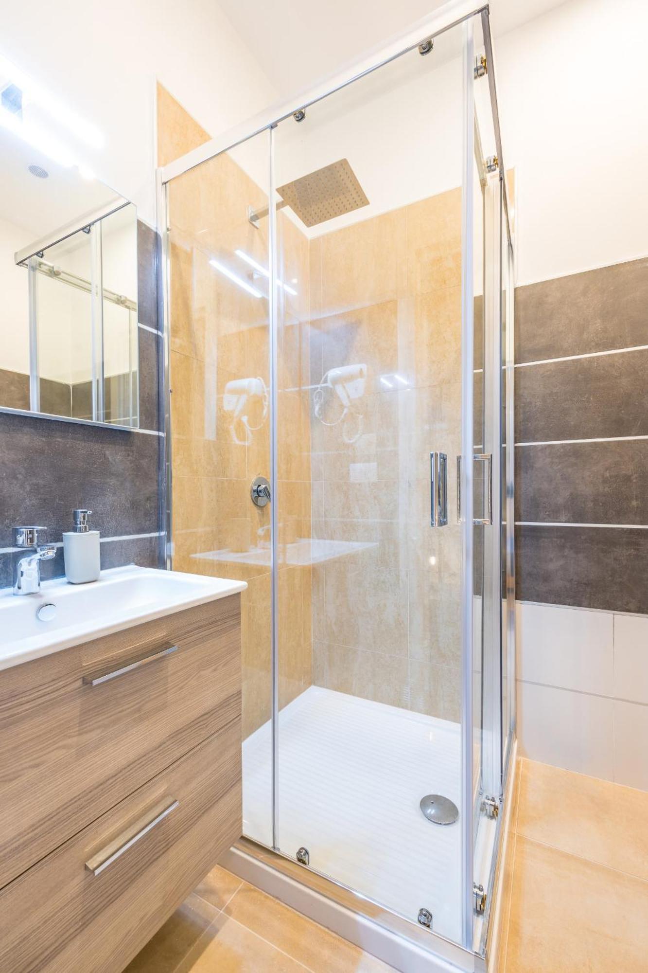 Via Milano Central Station Apartment Наполи Екстериор снимка