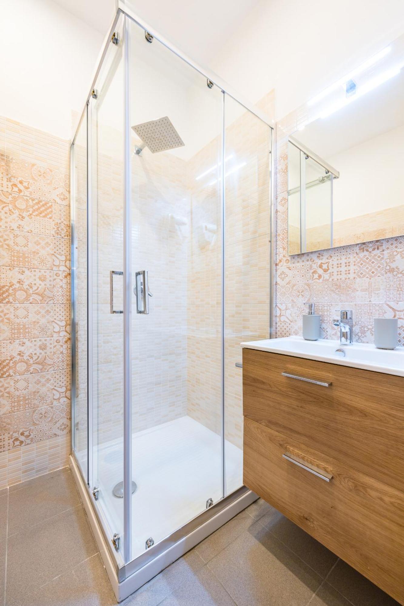 Via Milano Central Station Apartment Наполи Екстериор снимка