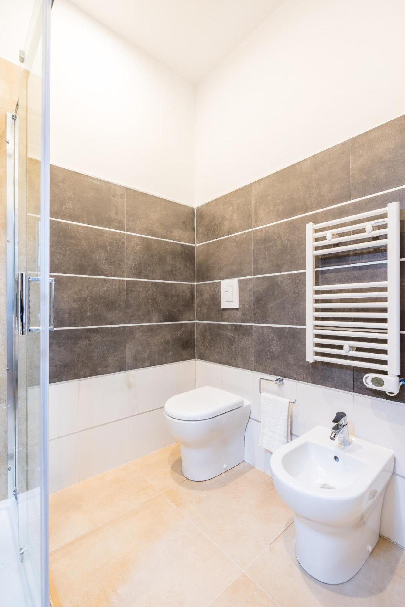 Via Milano Central Station Apartment Наполи Екстериор снимка