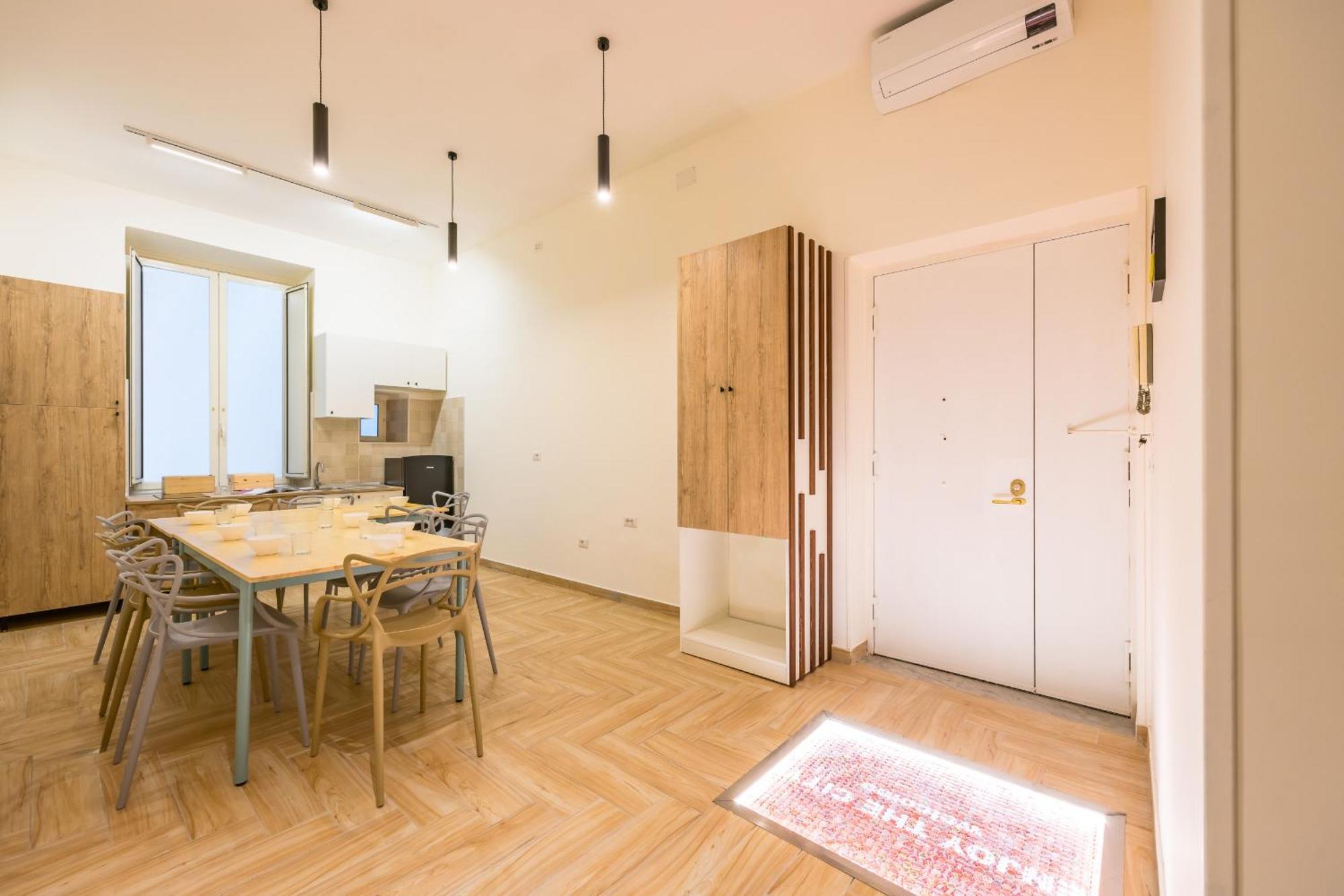 Via Milano Central Station Apartment Наполи Екстериор снимка
